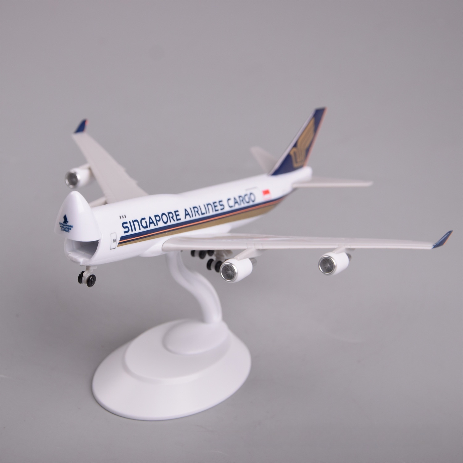 طائرة نموذجية من البلاستيك ABS - مراجعة Model Airplane Plastic وسعره